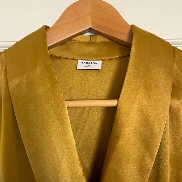 NWOT Aritzia Babaton Davis Blouse - gold/yellow- XS - Picture 2 of 13